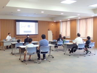 【職場見学会の様子】