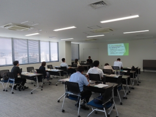 画像の代替テキストを入力ください。