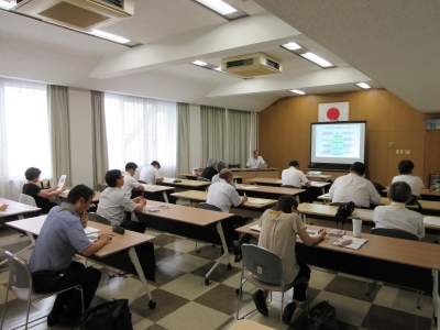 【佐賀地方検察庁での講義の様子】