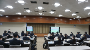 業務説明の様子（名古屋市立萩山中学校）