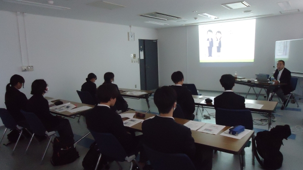 画像の代替テキストを入力ください。